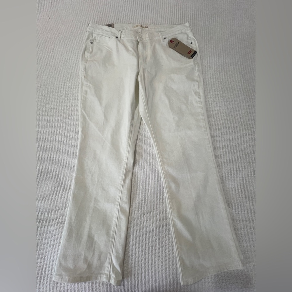 Levi’s Denim Classic Straight Mid Rise White Jeans Women’s size 18M NWT